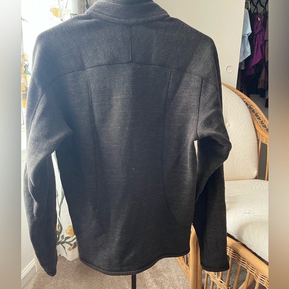 Patagonia Men’s Gray Quarter Zip Fleece Jacket - Picture 5 of 6